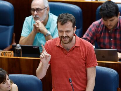 El diputado de Más Madrid Pablo Padilla, durante el pleno de la Asamblea de Madrid del pasado 5 de octubre de 2023.