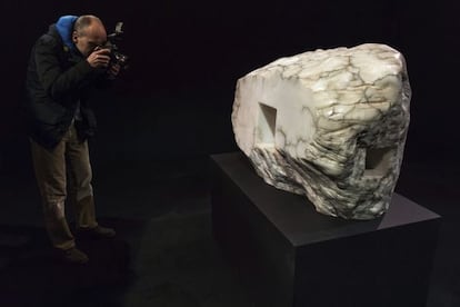 &#039;Elogio de la luz&#039;, una de las esculturas de Eduardo Chillida presentes en Wroclaw y procedentes de Chillida-Leku.