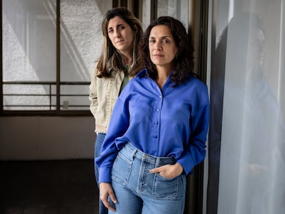 Bárbara y Tamara Améstica, en un hotel en Santiago (Chile).