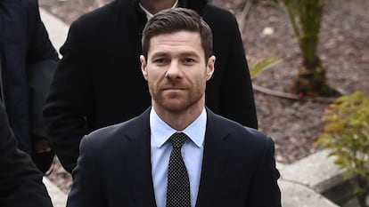 Xabi Alonso, a las puertas de la Audiencia Provincial de Madrid los días del juicio.