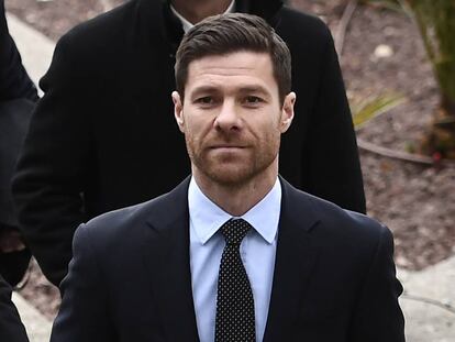 Xabi Alonso, a las puertas de la Audiencia Provincial de Madrid los días del juicio.