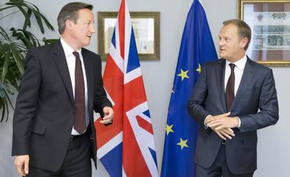 El primer ministro brit&aacute;nico, David Cameron, y el presidente del Consejo, Donald Tusk, este jueves en Bruselas.