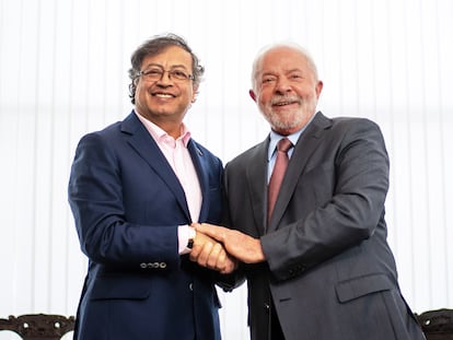 El presidente de Colombia, Gustavo Petro, y el presidente de Brasil, Luiz Inácio Lula da Silva, durante una reunión en Brasilia, el 2 de enero de 2023.