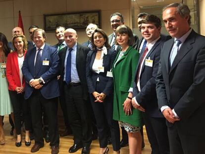 Las directivas de Cehat, las patronales tur&iacute;sticas y ABTA, tras la reuni&oacute;n celebrada esta ma&ntilde;ana en Madrid.