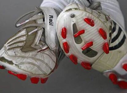 Imagen de las botas de Raúl.