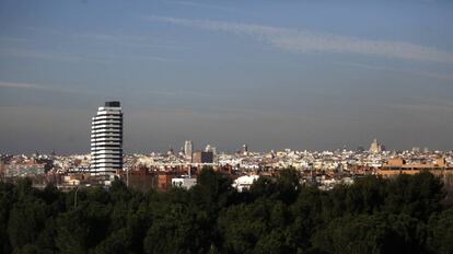 La contaminación de Madrid, desde el Parque Lineal del Manzanares en Villaverde