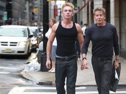 Nick Gruber y Calvin Klein por las calles de Nueva York en 2010. 