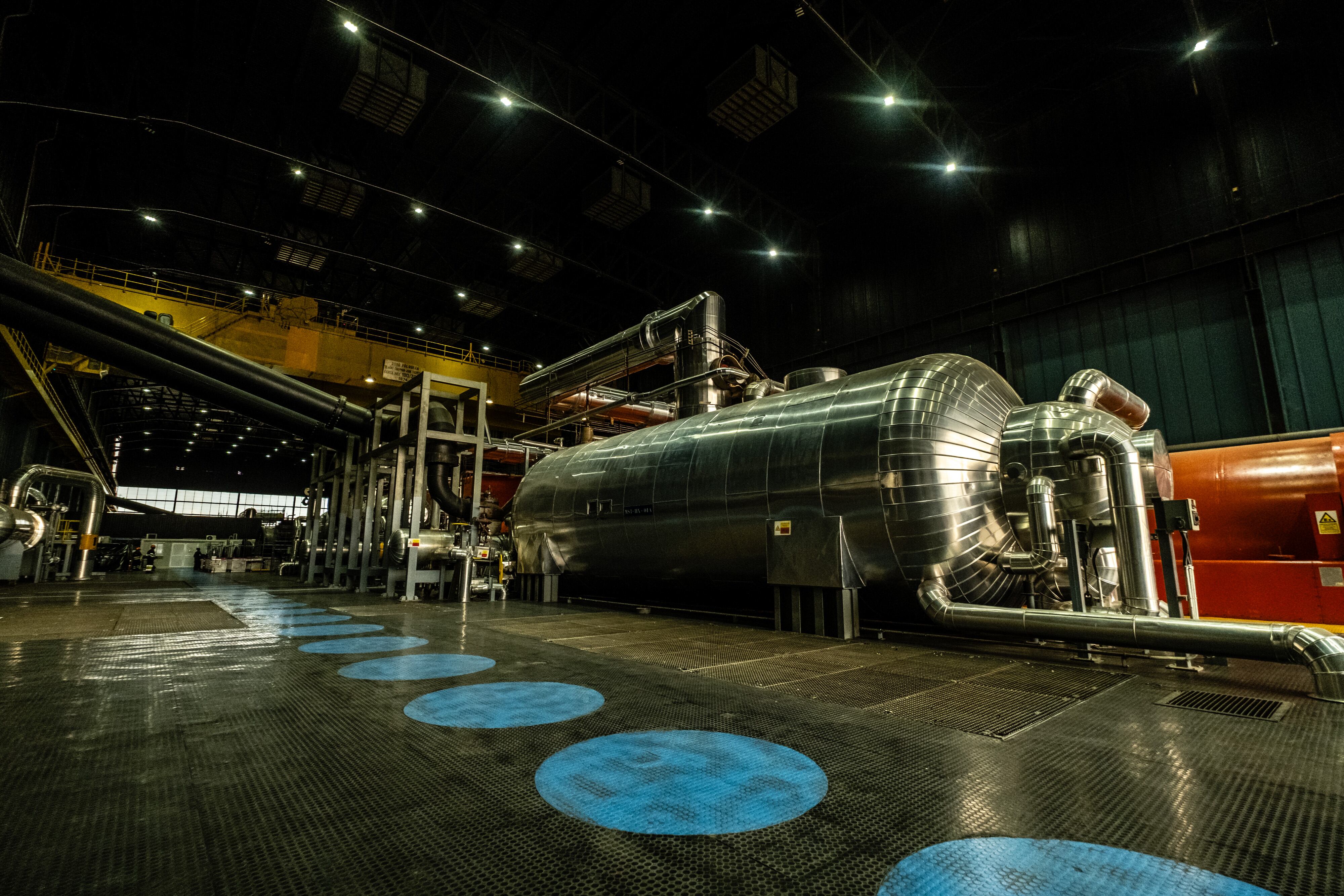 Sala de turbinas de la central nuclear de Almaraz (Cáceres), en 2025.