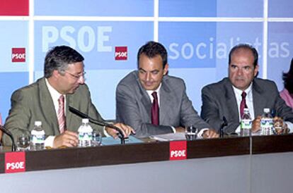 Blanco, Zapatero y Cháves, en la Ejecutiva Federal del PSOE.