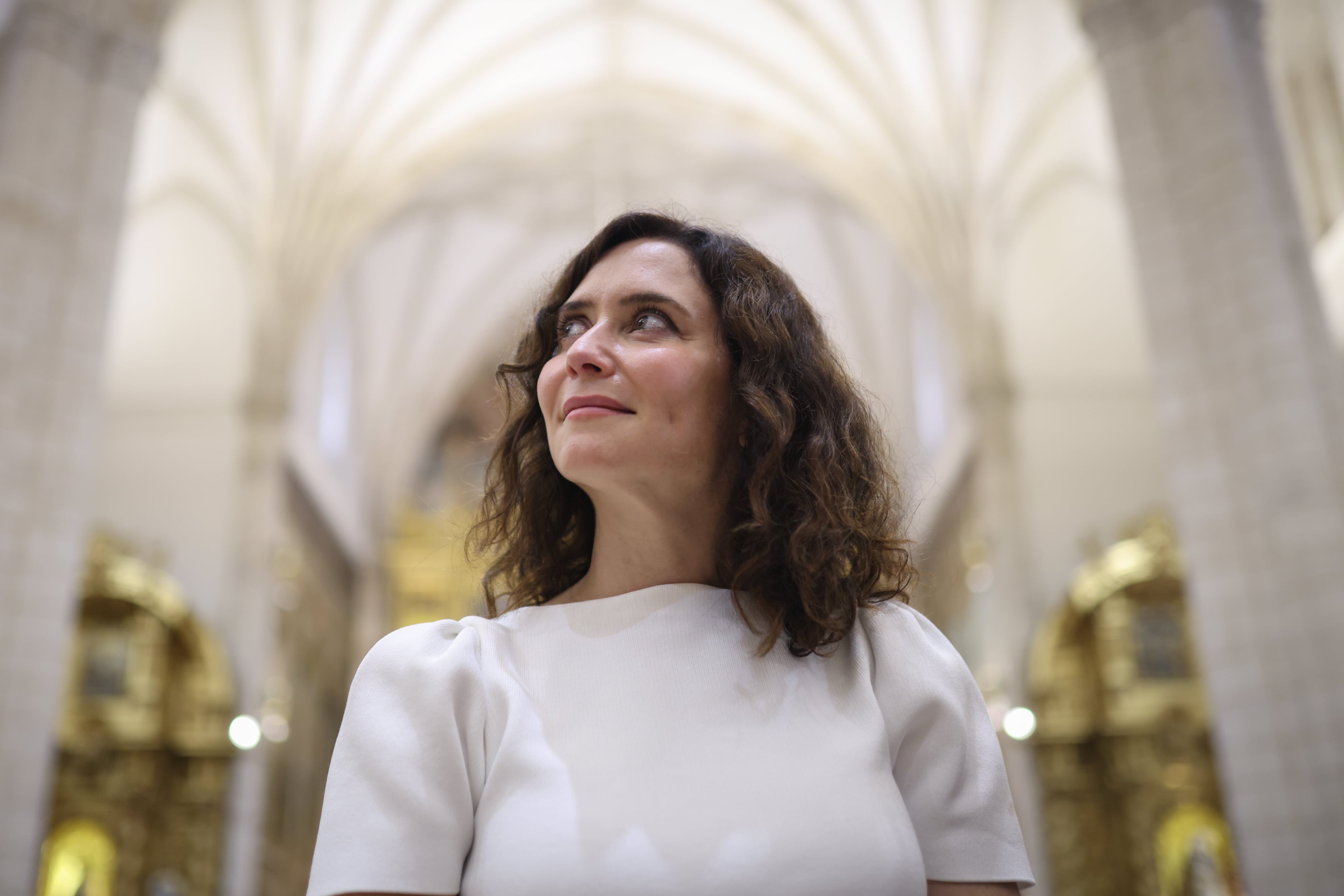 Del piso de 50 metros cuadrados al ático de lujo: las polémicas de Ayuso con sus viviendas amenazan con dar alas a Vox