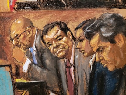 Dibujo realizado por la artista Jane Rosenberg en el que aparece El Chapo y sus abogados, Eduardo Balarezo (izquierda) y Jeffrey Lichtman (derecha), junto a una mujer sin identificar, durante la continuación del juicio en el tribunal del Distrito Sur en Brooklyn, Nueva York (EE UU).