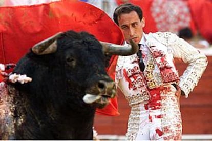 Francisco Barroso con el tercer toro.