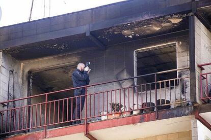 Incendi en un pis del Vendrell, on van morir quatre germans el 2014.