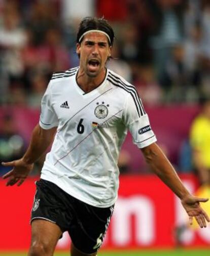 Sami Khedira celebra el segundo gol ante Grecia.