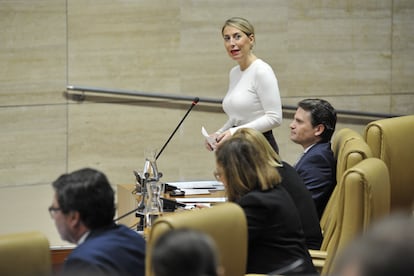 La presidenta de la Junta de Extremadura, María Guardiola, en el pleno de la Asamblea el 19 de diciembre.