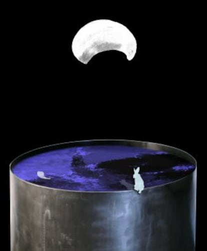 'Catching the moon', obra de la artista iraní Farideh Lashai.