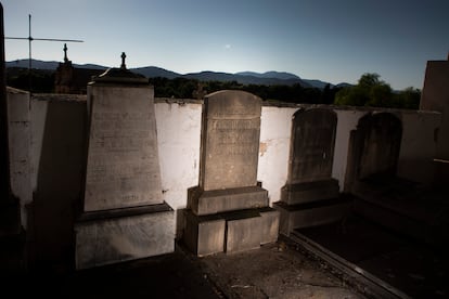 Tumba ubicada en el cementerio de Palma del matrimonio judío Heinemann, que se suicidó en la misma ciudad en 1940.