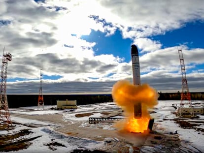 Imagen de la Federación rusa sobre el lanzamiento del misil ruso este miércoles en el cosmódromo de Plesetsk (Rusia).