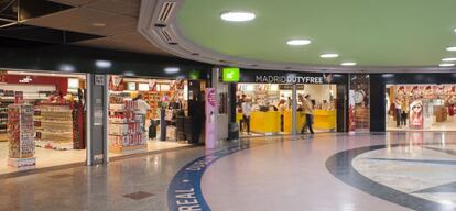 Tiendas en la T1 del aeropuerto de Barajas.