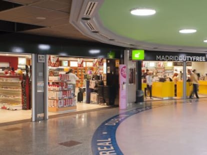 Tiendas en la T1 del aeropuerto de Barajas.