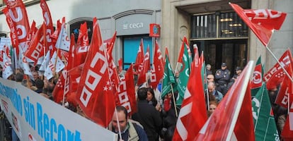 Protestas de los empleados de cajas por el nuevo convenio.