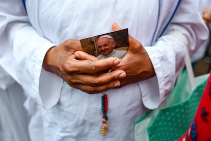 Imagen tomada en la misa celebrada el 24 de febrero de 2025 en Buenos Aires para rezar por la salud del papa Francisco.