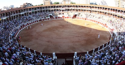 La plaza de toros de Gijón, en una tarde de festejo.