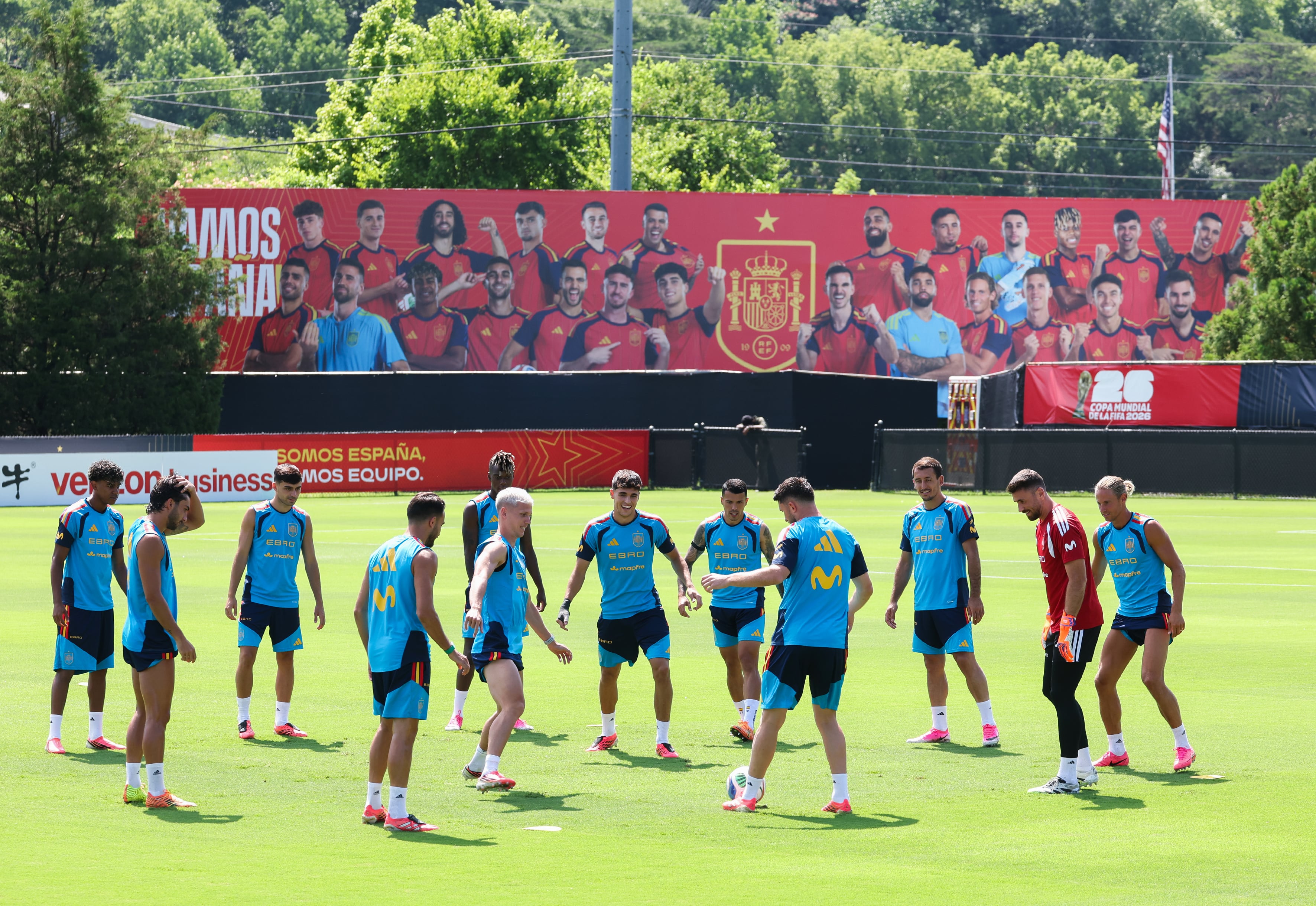 Pedri, en el centro, en el último entrenamiento de España en Chattanooga antes de viajar a Atlanta.