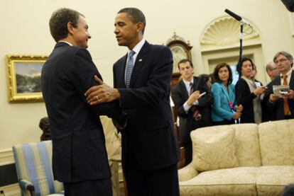 Barack Obama saluda a José Luis Rodríguez Zapatero.