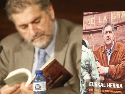 Jesús Egiguren durante la presentación de libro en San Sebastián