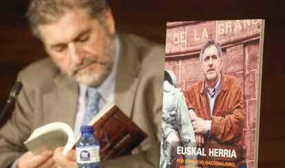 Jesús Egiguren durante la presentación de libro en San Sebastián