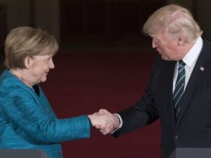 El presidente de EEUU y Merkel tratan de salvar sus diferencias en su primera reunión