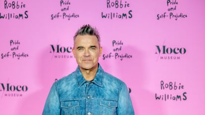 Robbie Williams en la presentación de su colaboración con el Museo MOCO de Ámsterdam, el 7 de marzo de 2024.