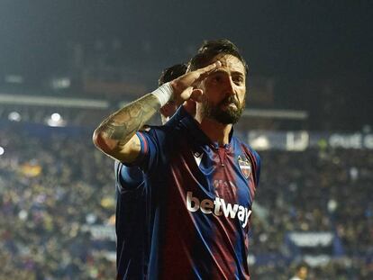 Morales celebra su gol al Madrid.