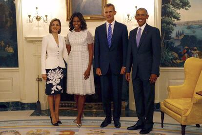 Los reyes Felipe y Letizia, junto a Barack y Michelle Obama, durante su encuentro en la Casa Blanca.