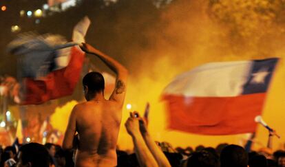 Aficionados celebran la clasificación de Chile al Mundial de Brasil 2014