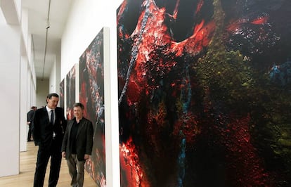 Darío Urzay (derecha), junto al director del Museo Bellas Artes de Bilbao, Miguelo Zugaza.