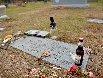 La lápida deJack Kerouac en el cementerio de Lowell, en Massachusetts.