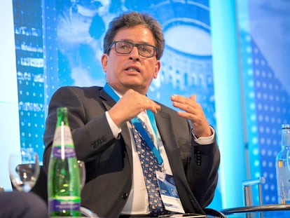 O ex-ministro da Fazenda da Colômbia Alberto Carrasquilla em uma conferência em 2019.