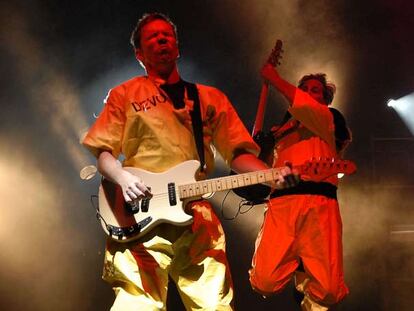 Devo, durante su actuación en el Festival Sónar, en Barcelona.