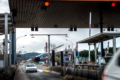 Autopista de peaje AP-7 a su paso por  Girona.