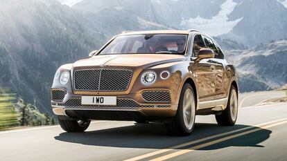 Bentley ha vendido en este periodo 21 coches, de los que 10 corresponden al modelo Bentayga, un vehículo deportivo todoterreno para todo uso que ofrece una experiencia de conducción excepcional. Además de tener el motor más avanzado de su categoría, permite al cliente personalizar su compra, tanto en el exterior del vehículo como en los acabados interiores. El precio oscila en los 235.000 euros.