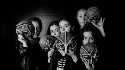 Imagen de las actrices de la versión de ‘La casa de Bernarda Alba’ que se estrena en el Espacio Inestable de València.