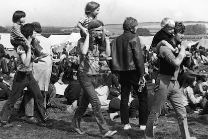 Y los niños tampoco. Éstos, en Woodstock, visten de rayas, otro clásico eterno de los eventos musicales.