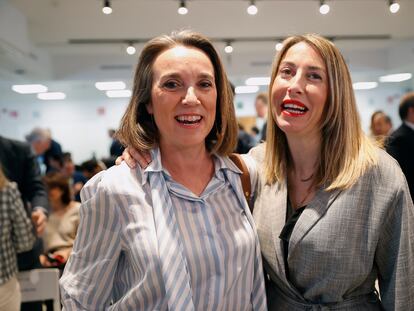 La secretaria general del PP, Cuca Gamarra, junto a la presidenta de la Junta de Extremadura, María Guardiola, en el Foro ABC de este viernes en Madrid.