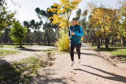 Dabiz Muñoz corre en la Casa de Campo de Madrid, un ejercicio que practica seis días a la semana. 
