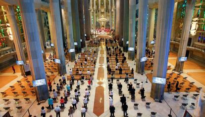 Missa a la Sagrada Família, aquest diumenge, per les víctimes de la pandèmia.