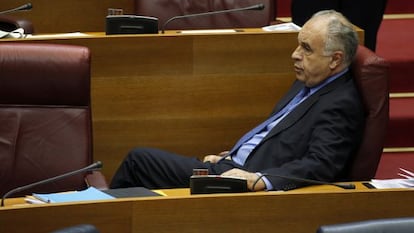 Rafael Blasco, en su escaño de portavoz del PP en las Cortes Valencianas..
