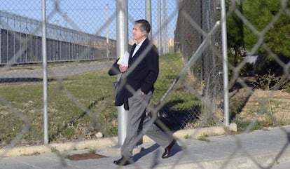 Jaume Matas surt de la presó de Segòvia el 31 d'octubre del 2014.