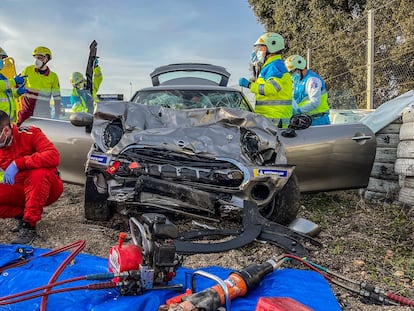 Estado en el que quedó el turismo tras el accidente en el circuito del Jarama, en Madrid.